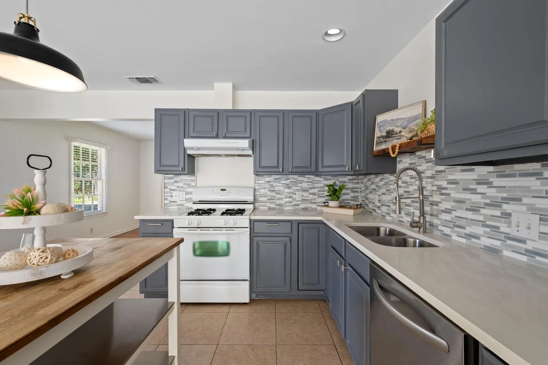 Photo of 5010 W Frances PL
