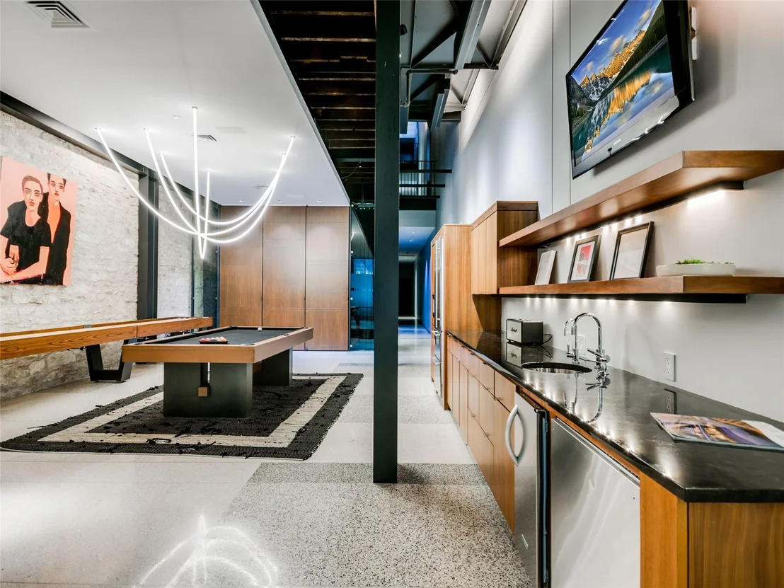 Photo of 811 Congress Ave