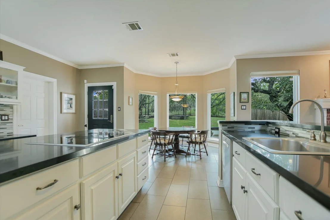 Photo of 2302 Cliffs Edge DR