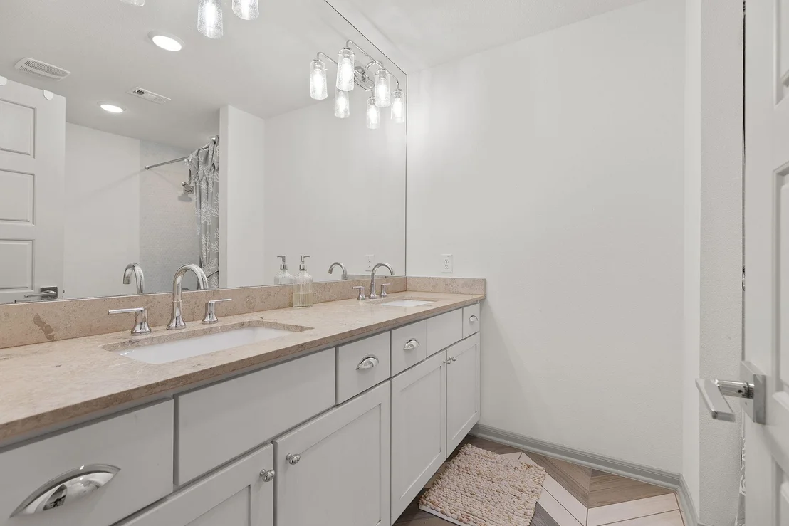 Photo of 109 Leon LOOP