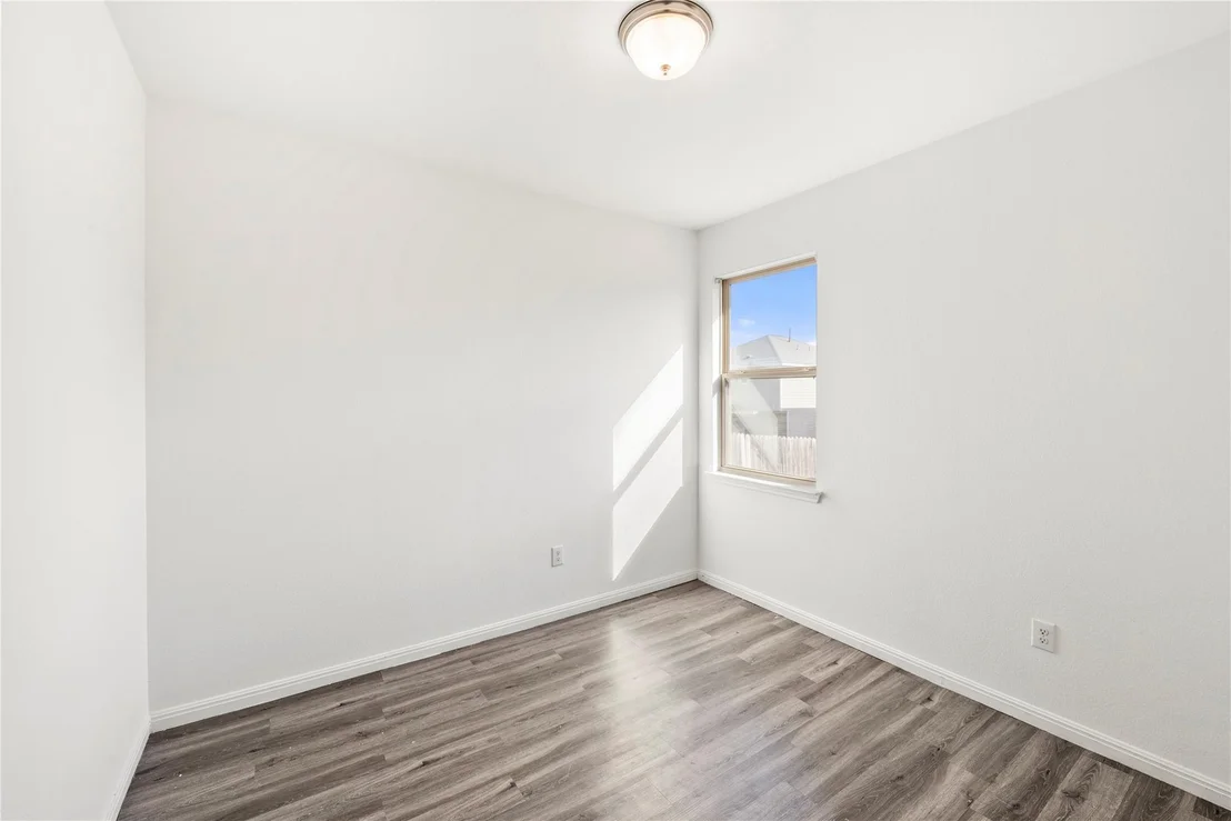Photo of 217 Vestral RD