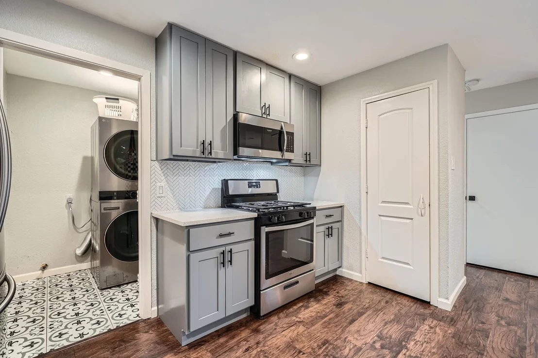Photo of 2705 Dupoint CV