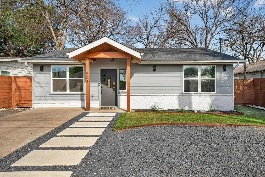 Photo of 504 W Croslin ST