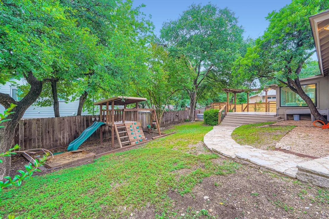 Photo of 3501 Fleetwood DR