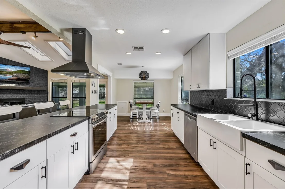 Photo of 1003 Mockingbird DR