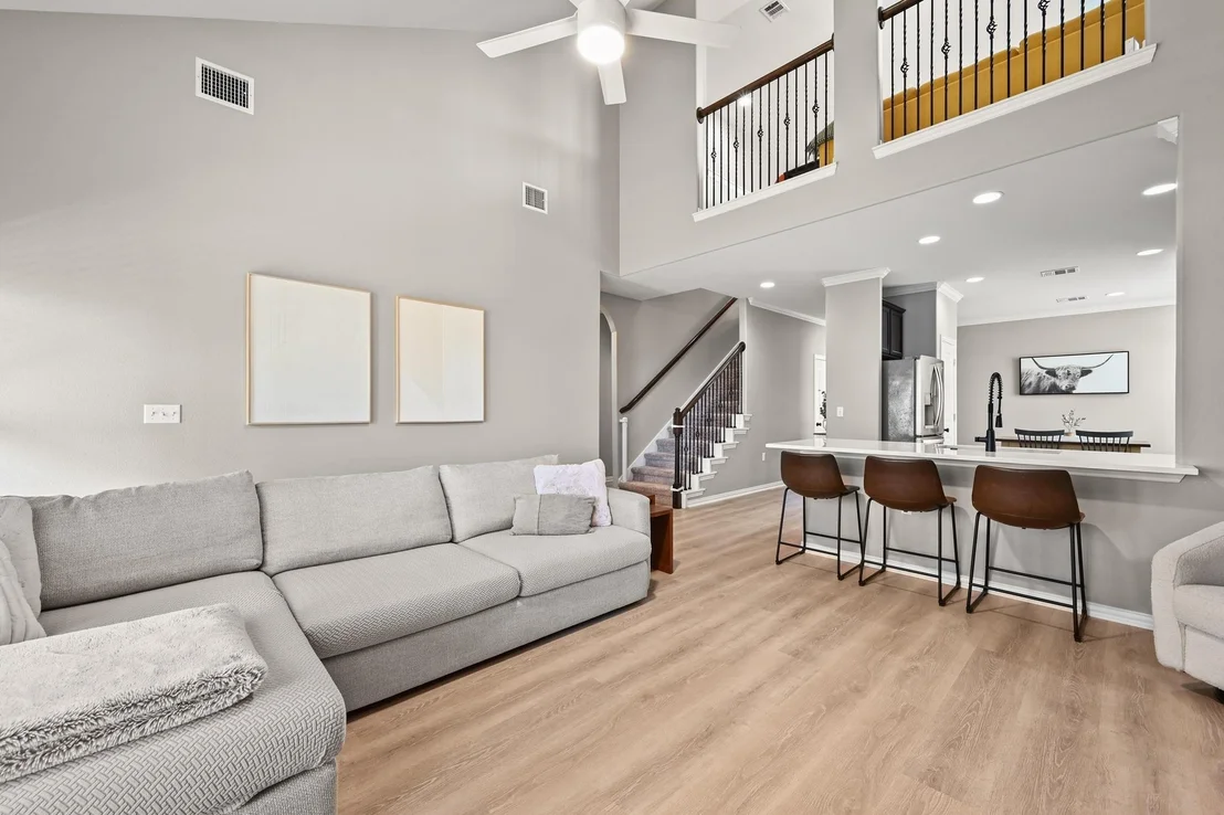 Photo of 903 Allende BND