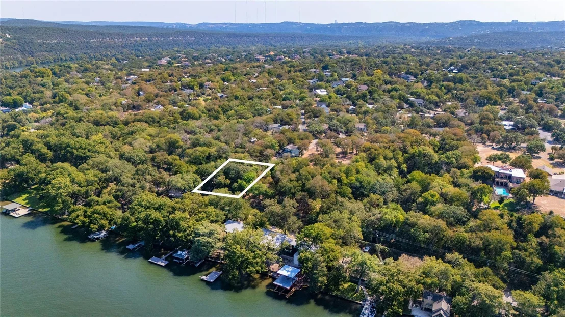 Photo of 2805 Edgewater DR