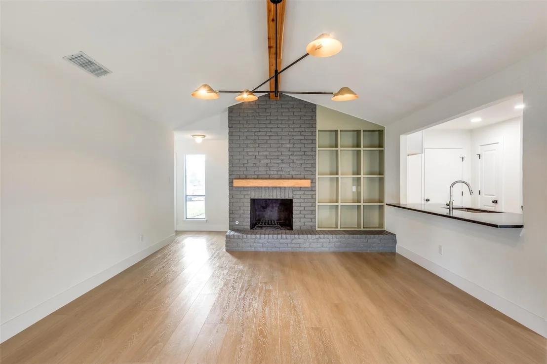 Photo of 1720 Pine Knoll DR