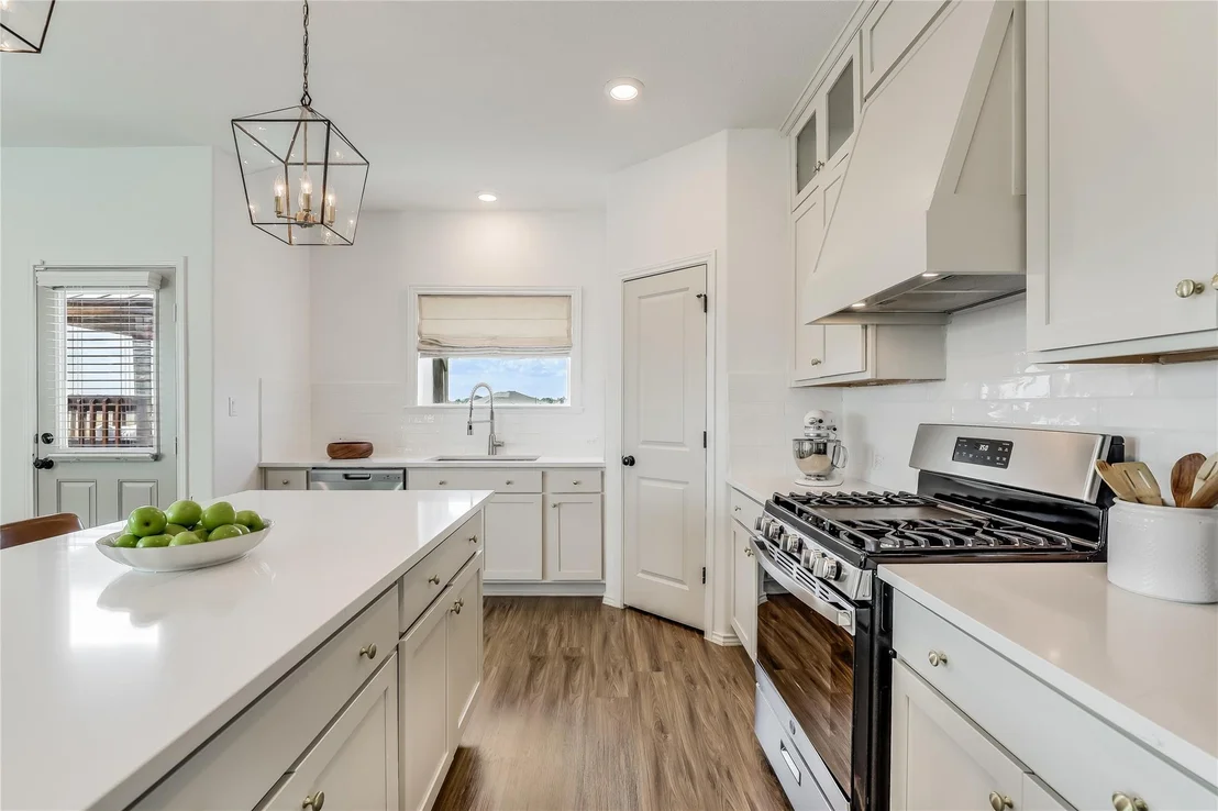 Photo of 1101 Bluewood BND