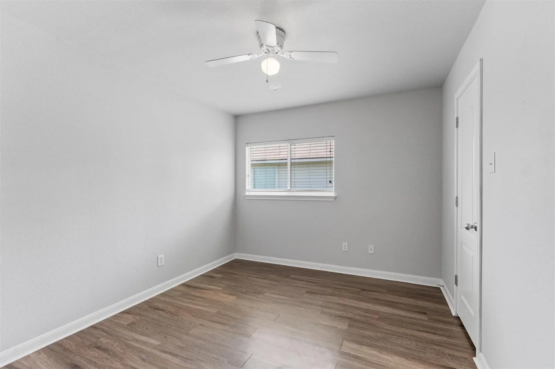 Photo of 198 Covent DR