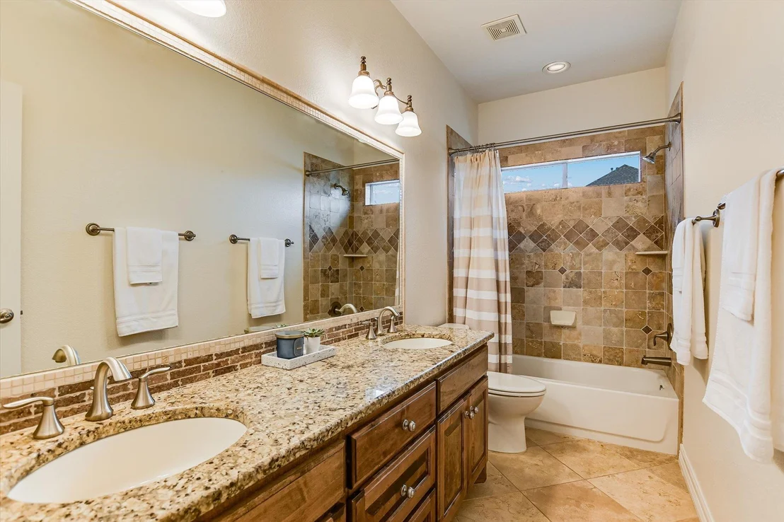 Photo of 604 Lake Side CV