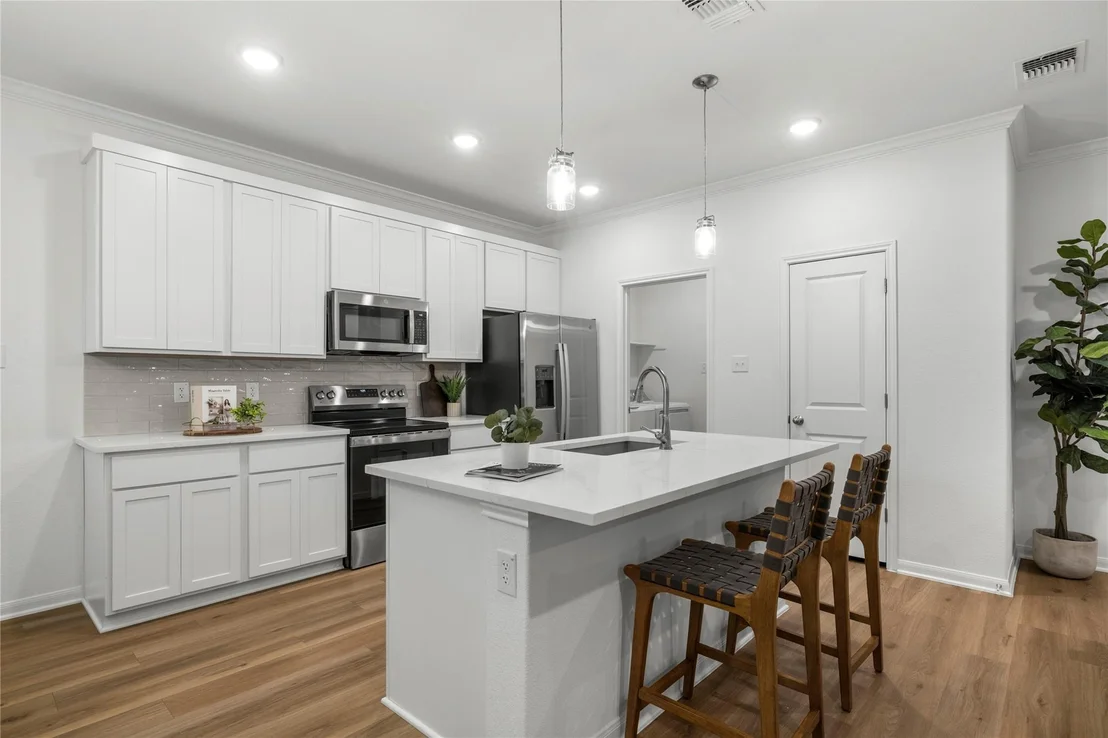 Photo of 8114 Timber Hollow LN