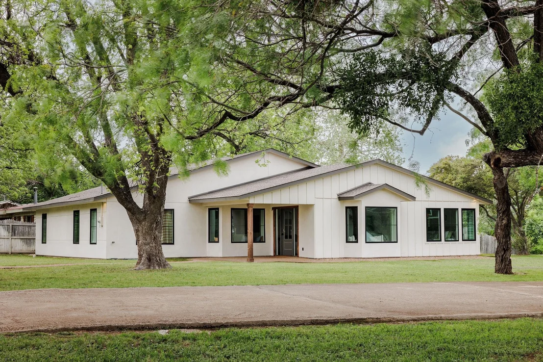 Photo of 500 Lakeshore DR