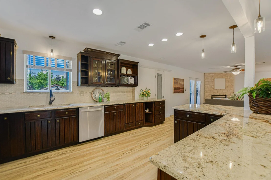 Photo of 131 High Gabriel DR