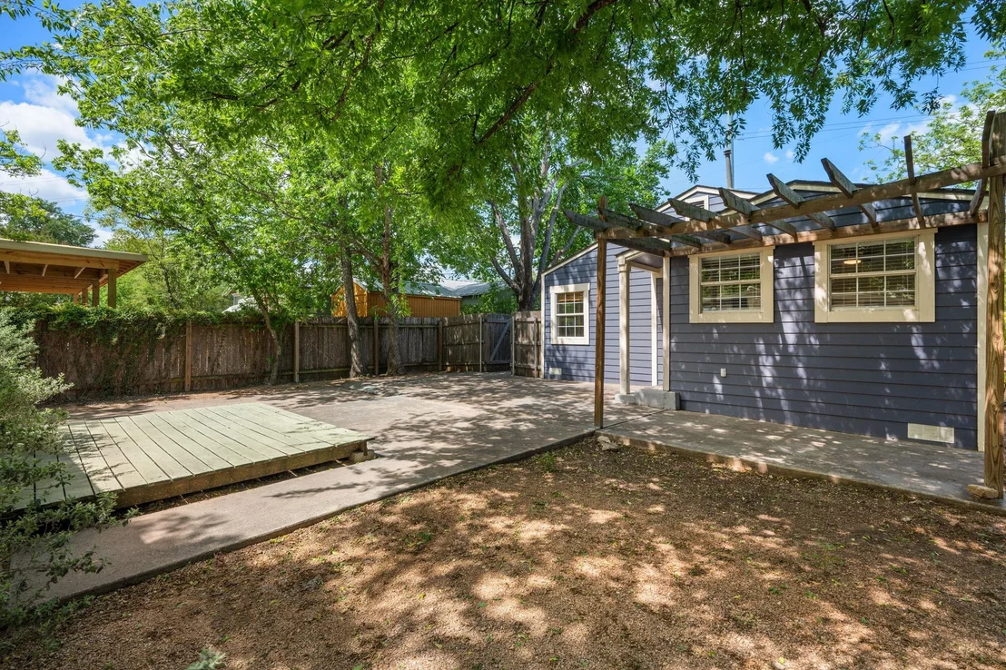 Photo of 1137 Nickols Ave