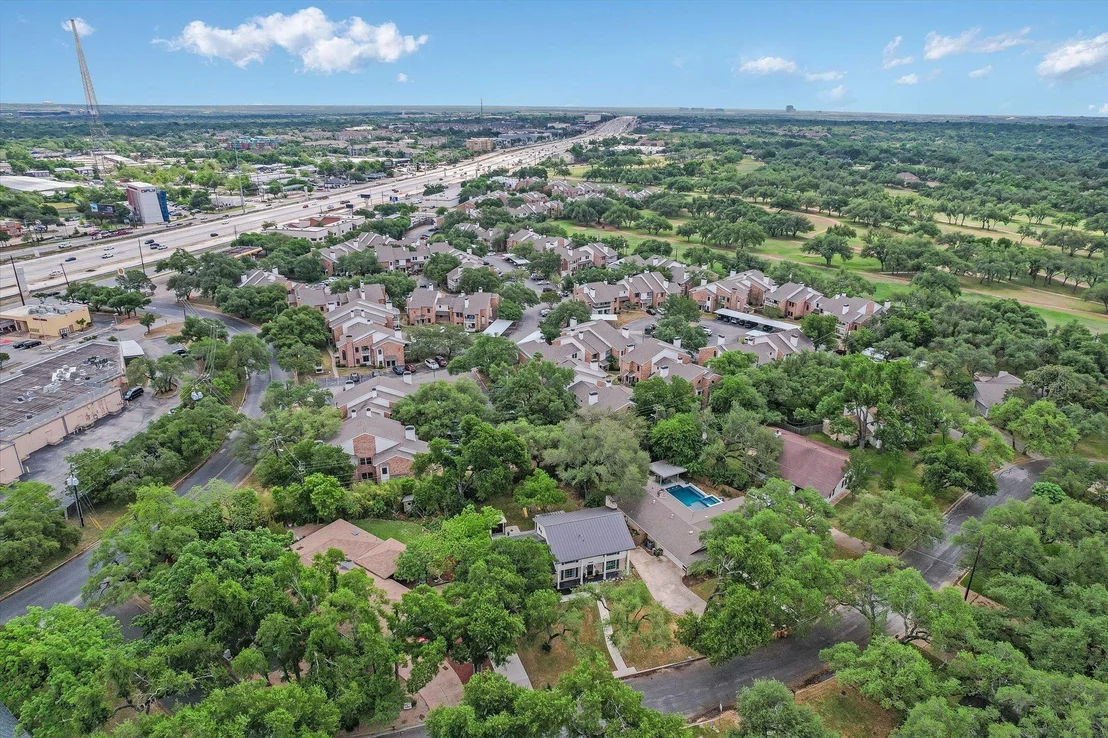 Photo of 11903 Brookwood CIR