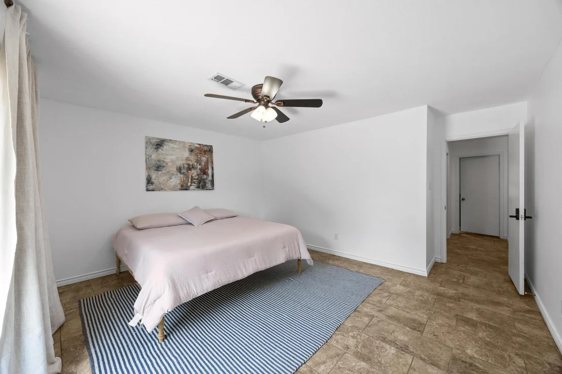 Photo of 1100 Parker CIR