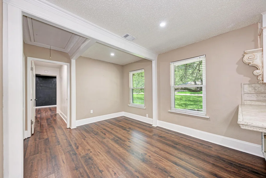 Photo of 2505 Linwood RD