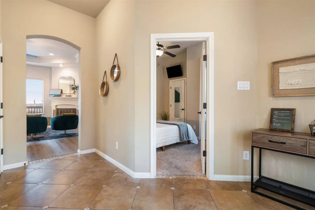 Photo of 20914 High DR