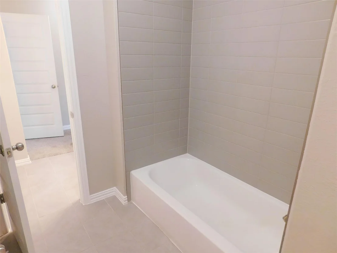 Photo of 2121 WOODED RUN TRL