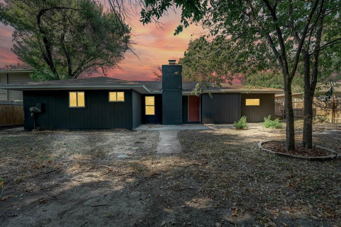 Photo of 3110 Val DR