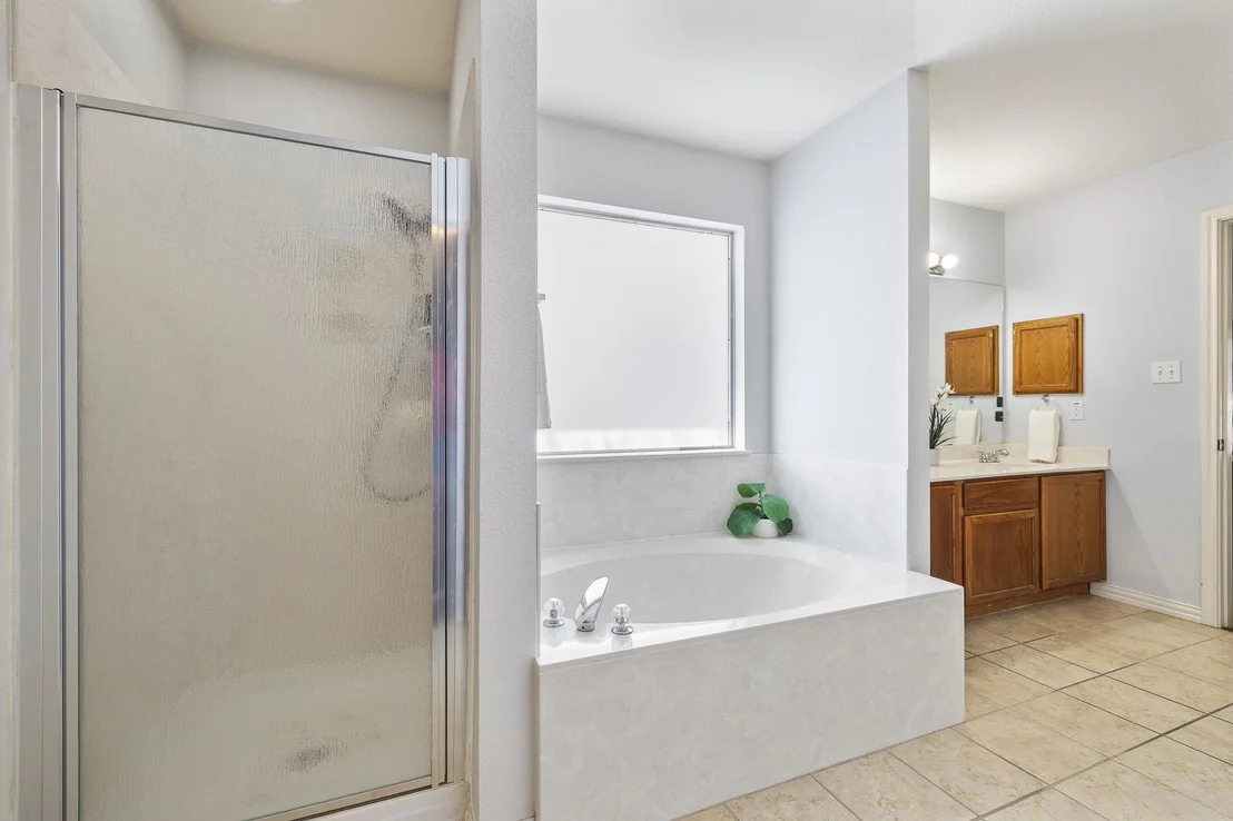 Photo of 1007 LAURELLEAF DR