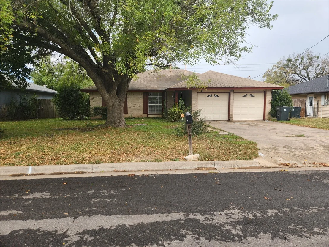 Photo of 901 GARDEN MEADOW DR