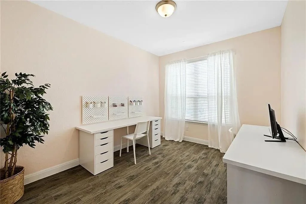 Photo of 165 Carlina LOOP