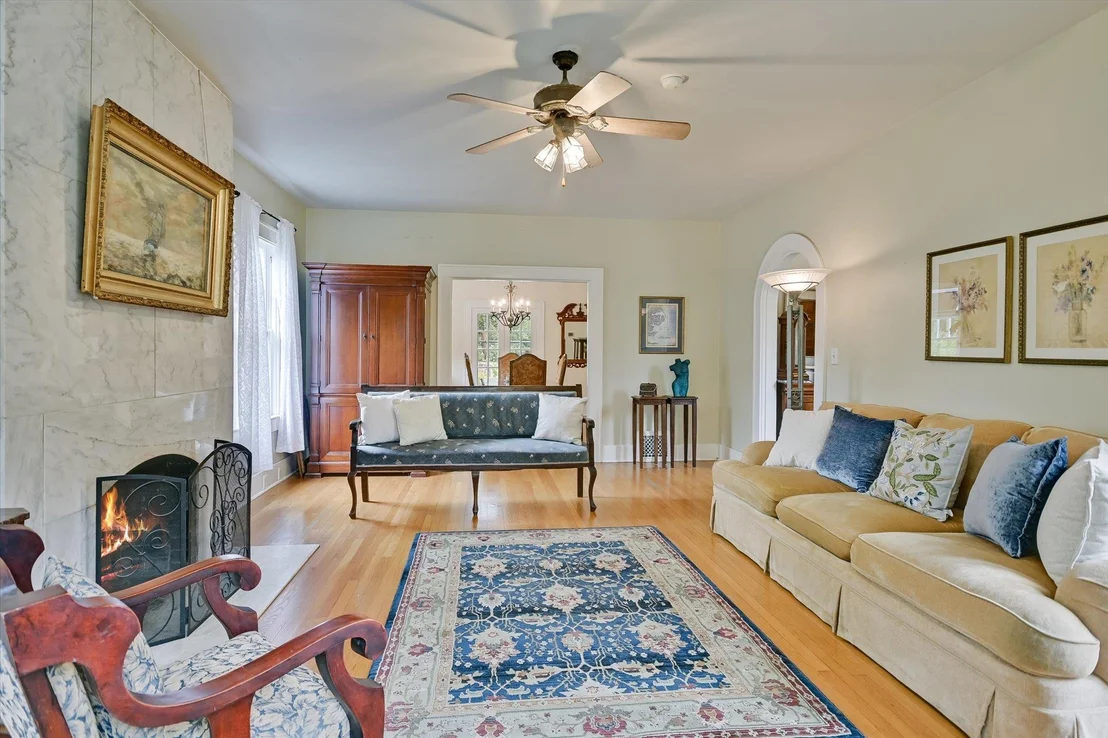 Photo of 106 W 32nd ST