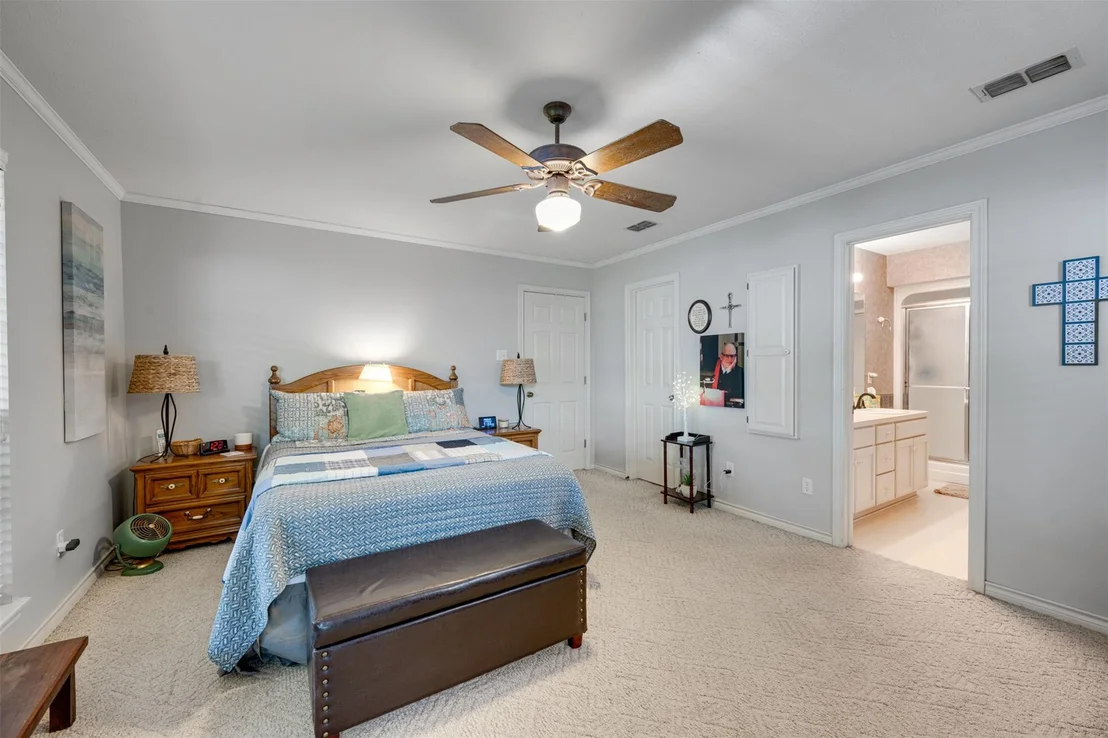 Photo of 23258 Edgewater DR