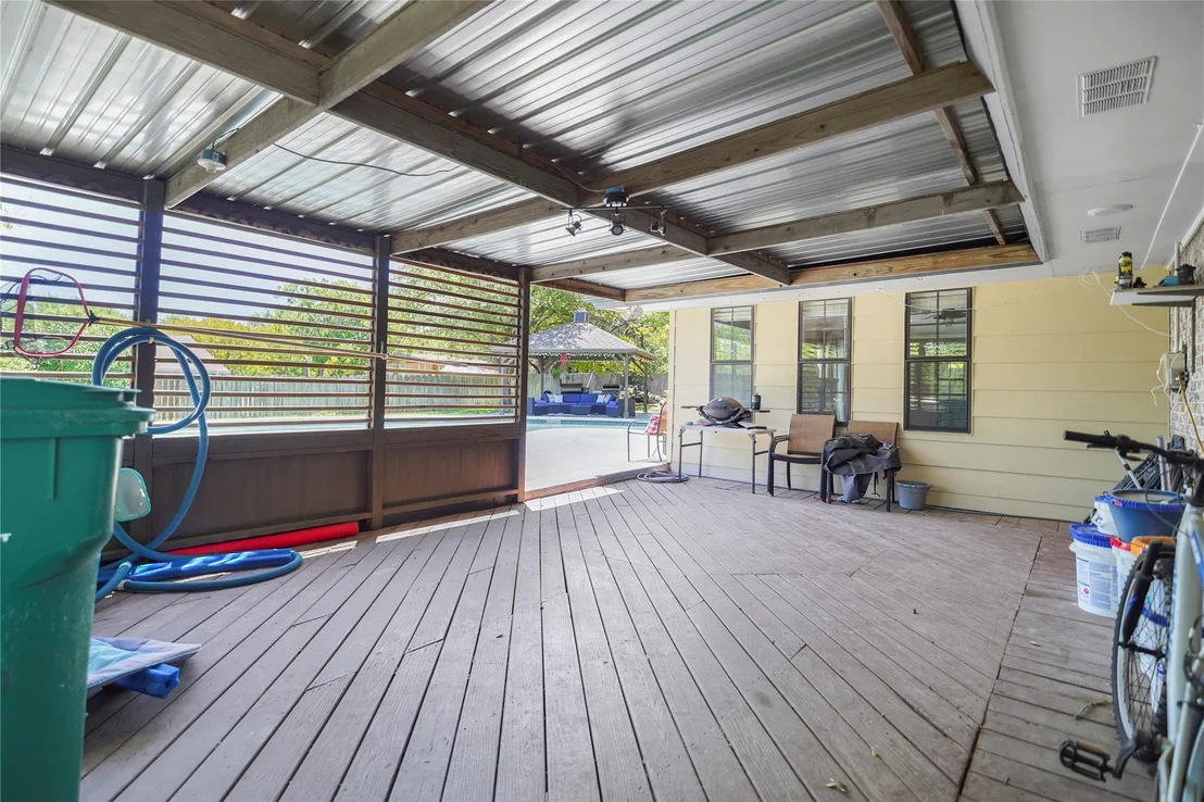 Photo of 731 Verna Lee BLVD
