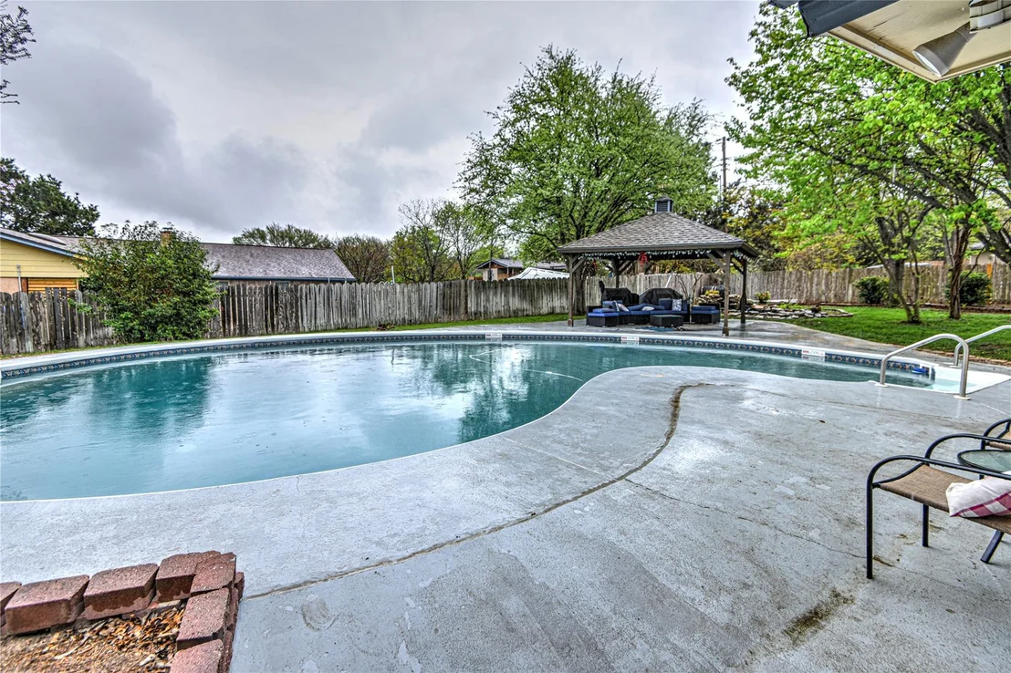 Photo of 731 Verna Lee BLVD