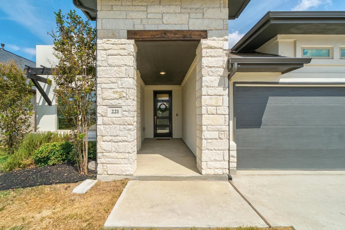 Photo of 221 Short Leaf DR