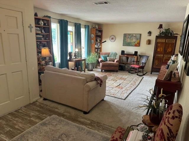 Photo of 2302 Meadow LN
