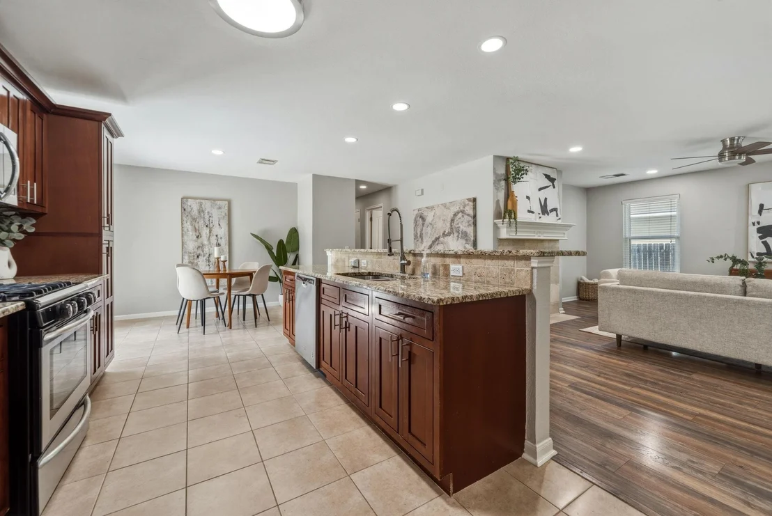 Photo of 236 Bradfield DR