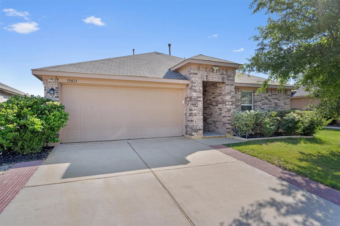 Photo of 15013 Roody LN
