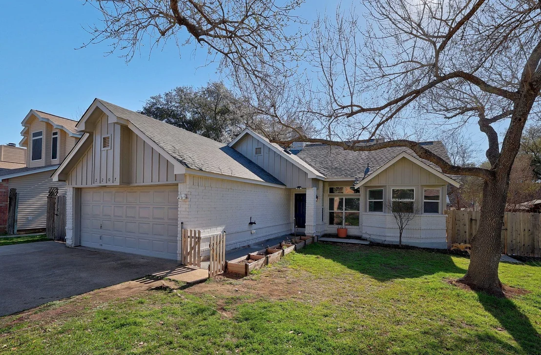 Photo of 2207 Raintree PATH