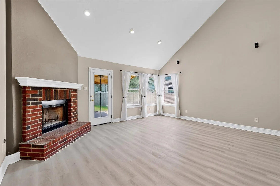 Photo of 5008 Barlow DR