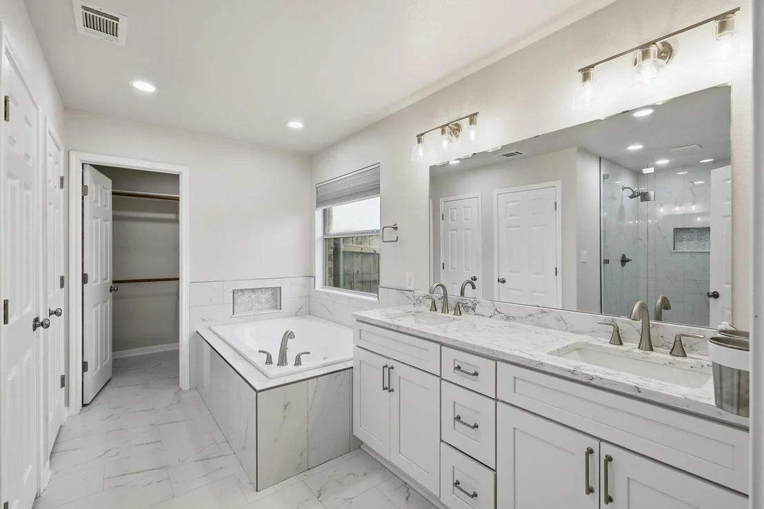 Photo of 102 Bosque DR