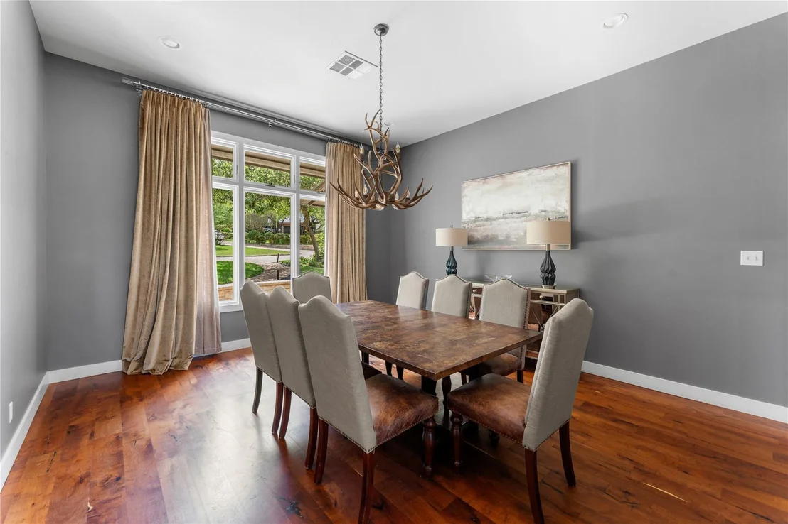 Photo of 5 Clarendon LN