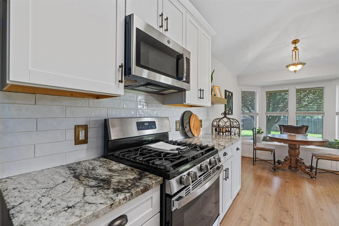 Photo of 208 Meadowside DR