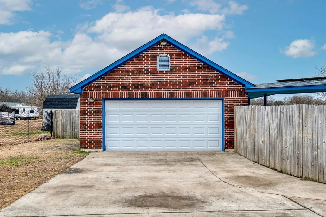 Photo of 233 Thomas DR