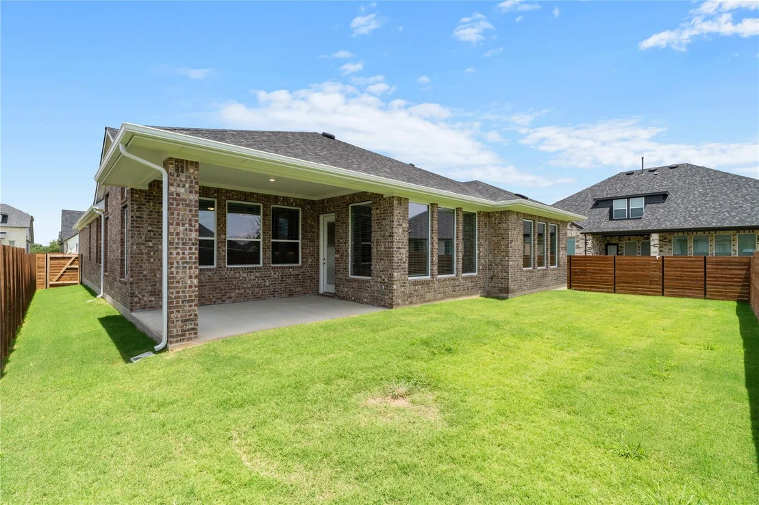 Photo of 2105 Tobiano TRCE