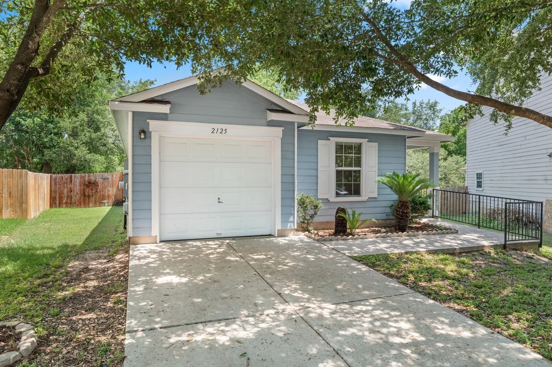 Photo of 2125 Nogales TRL