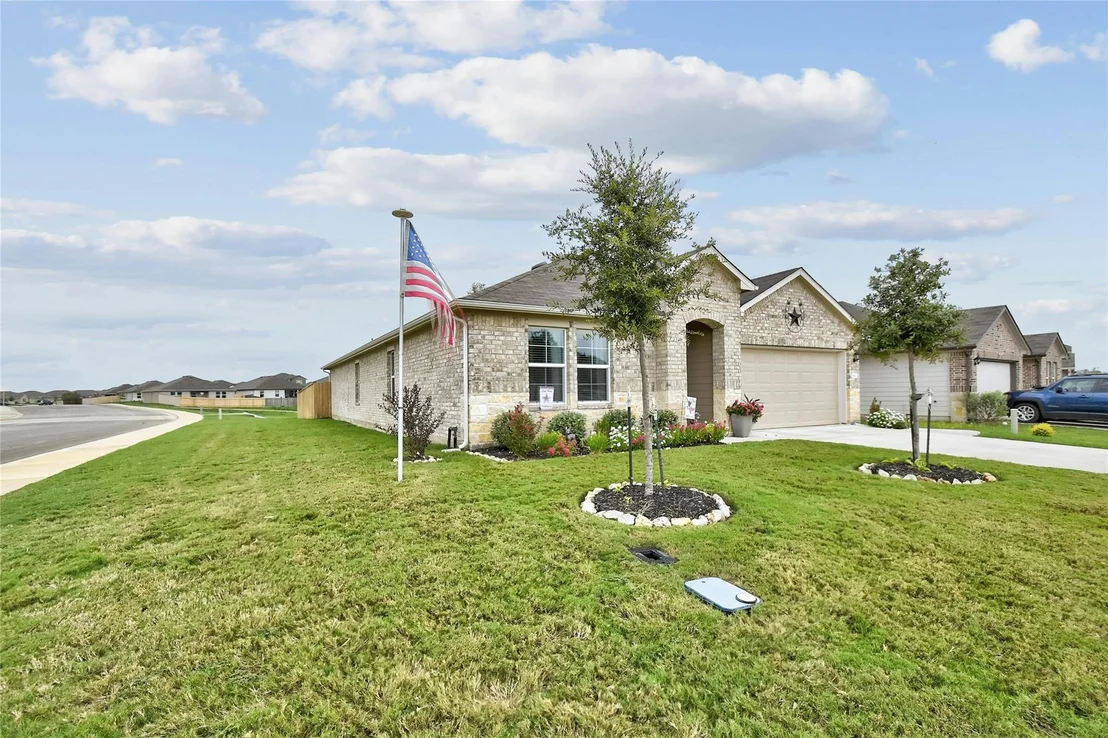 Photo of 940 Armadillo DR