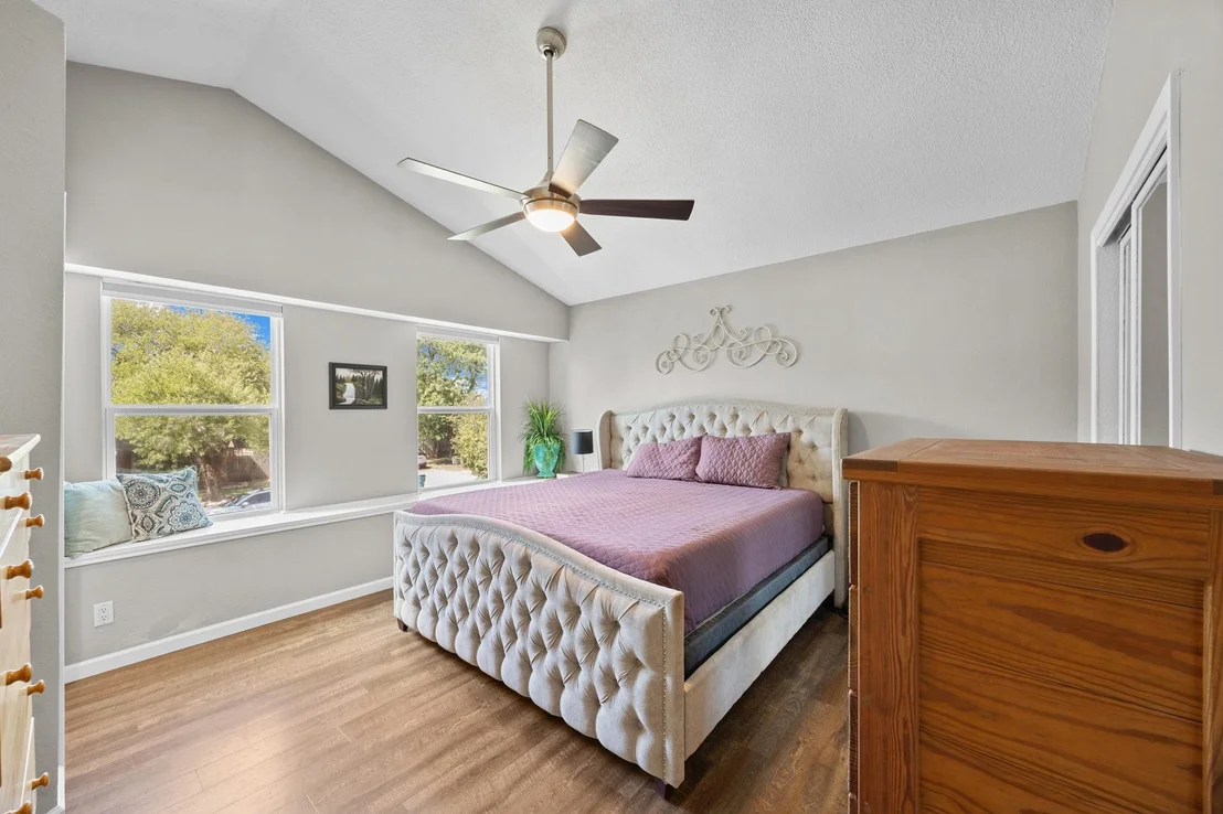 Photo of 806 Brook BND