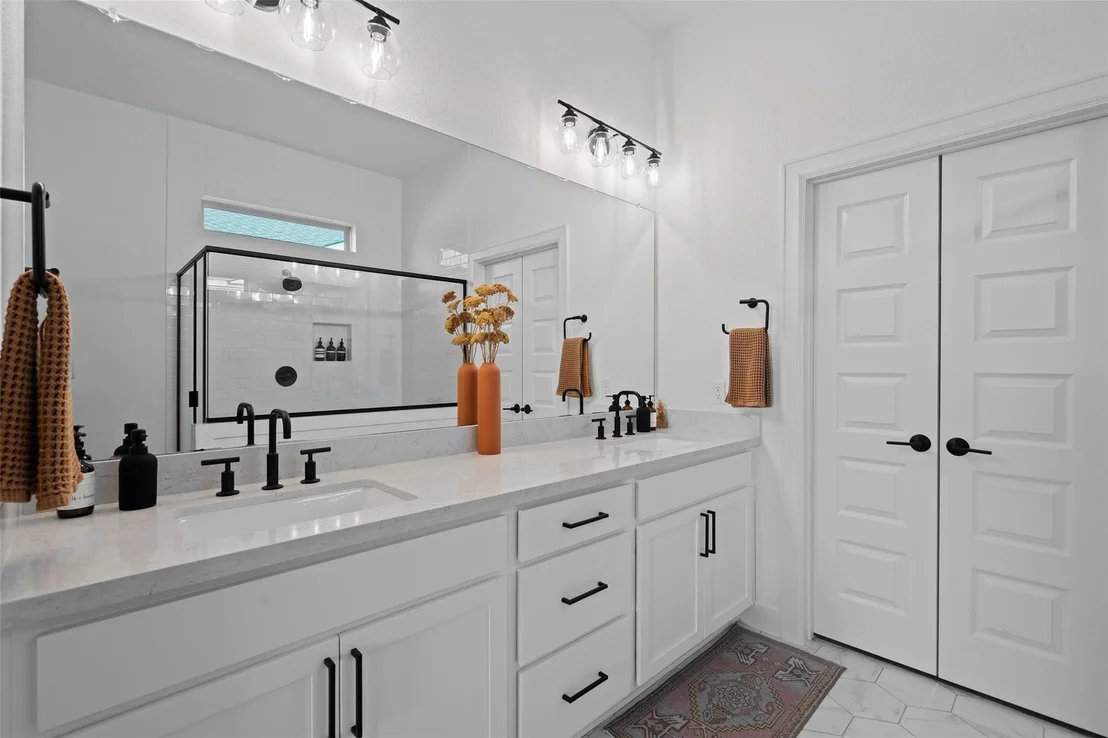 Photo of 8208 Silhouette ST