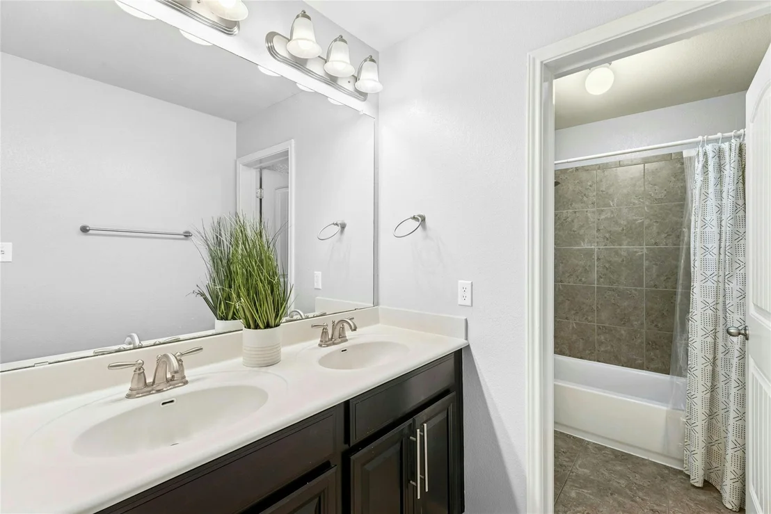 Photo of 390 Fletcher BND