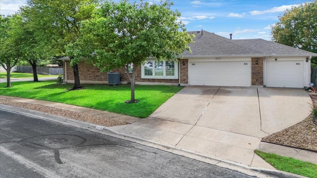 Photo of 10700 Harley Ave
