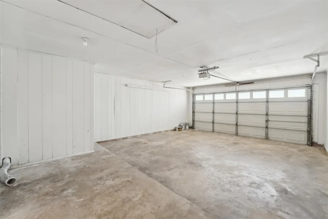 Photo of 3105 Lakeside DR